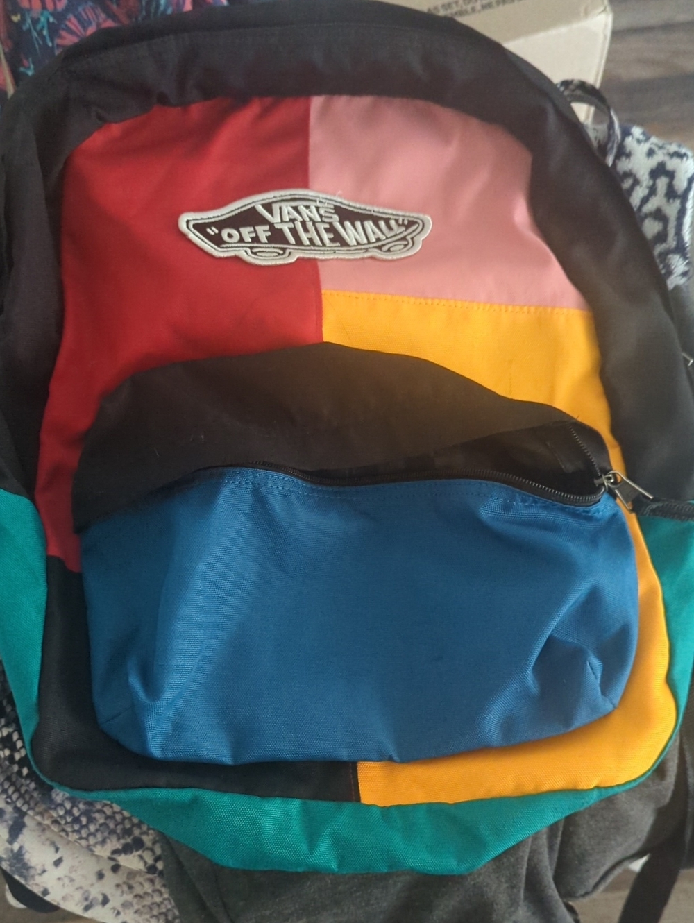 VANS Realm Backpack - Picture 1 of 5